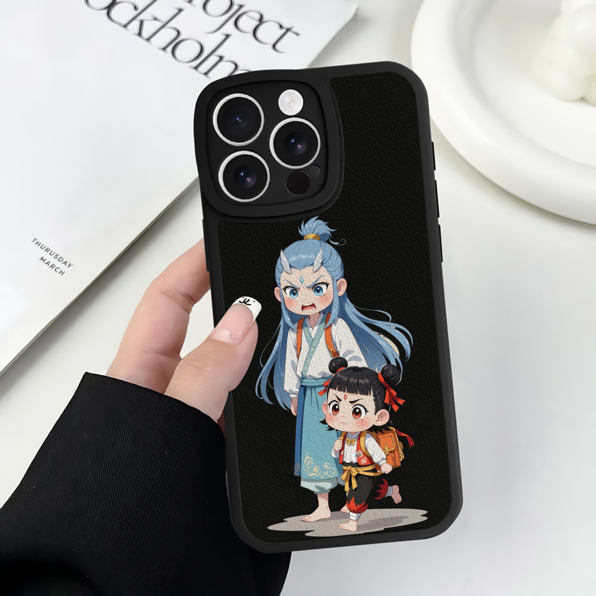 （画像用） Ne Zha 2 ナタ 魔童の大暴れ 【iPhone 16シリーズ対応】シリコンスマホケース（レザー調） 材質：シリコン